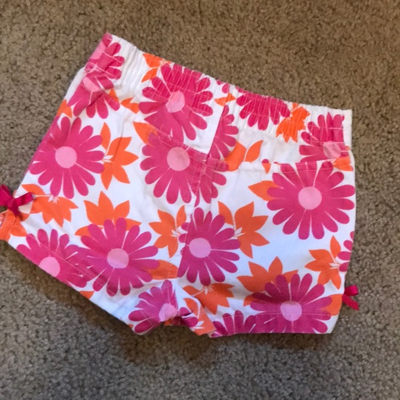 12 MONTHS: Floral Shorts - Picture 4 of 5